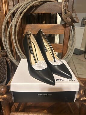 Nine West Black Pointed-Toe Leather Stiletto Pumps